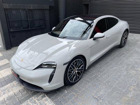 PORSCHE TAYCAN ELÉTRICO